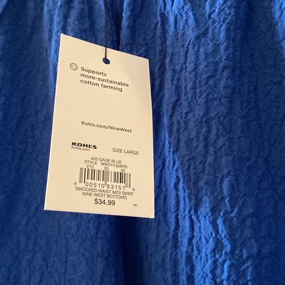 A blue cotton skirt - Picture 4 of 4